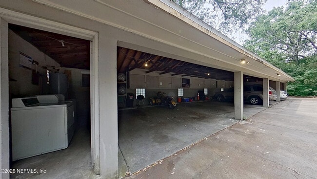 Foto del edificio - 1464 Holmesdale Rd