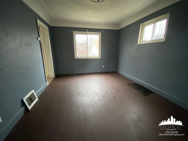 Building Photo - Spacious 3 bed 1.5 bath Detroit home
