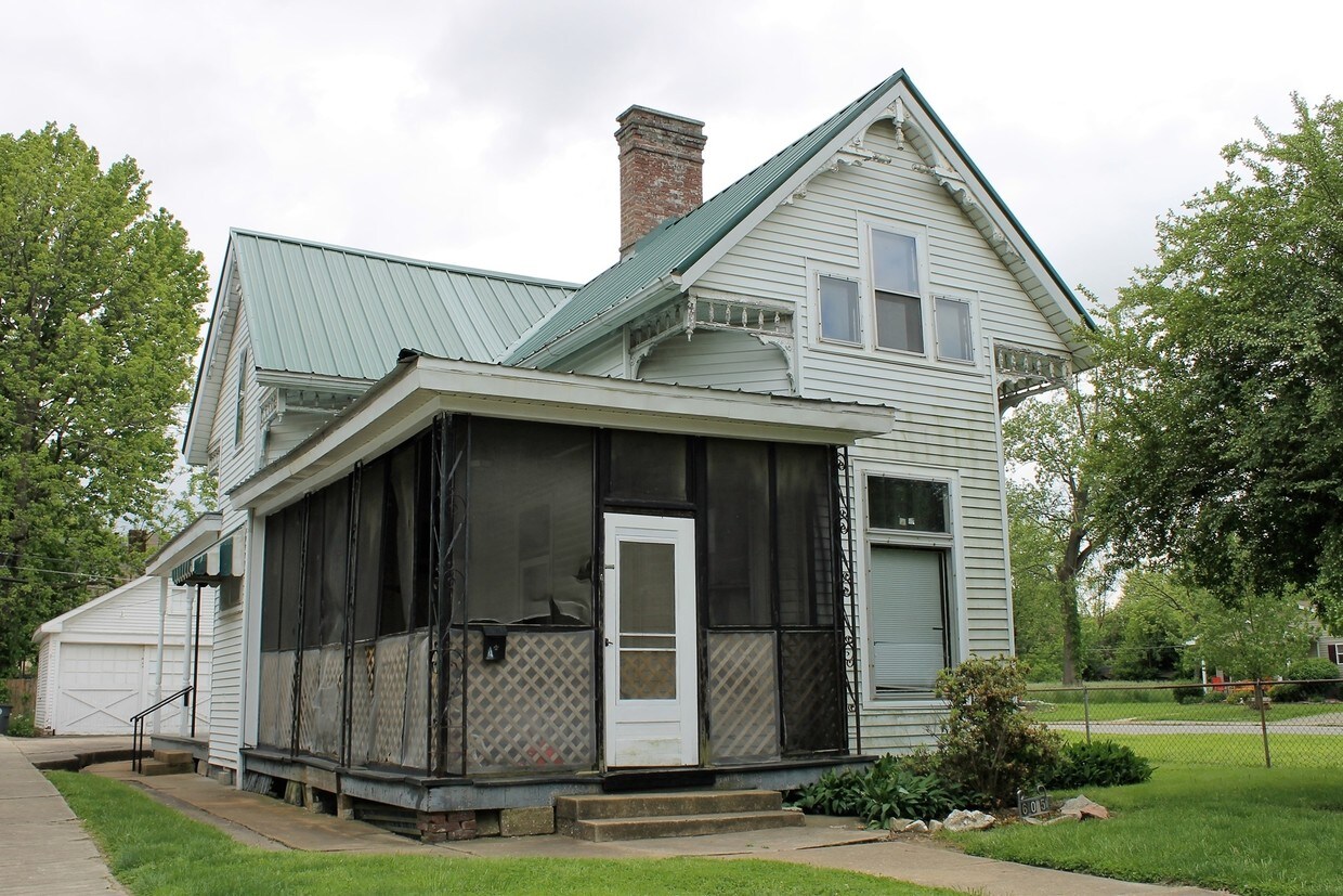 Primary Photo - Duplex