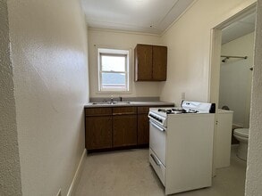 Building Photo - 117 N Main St