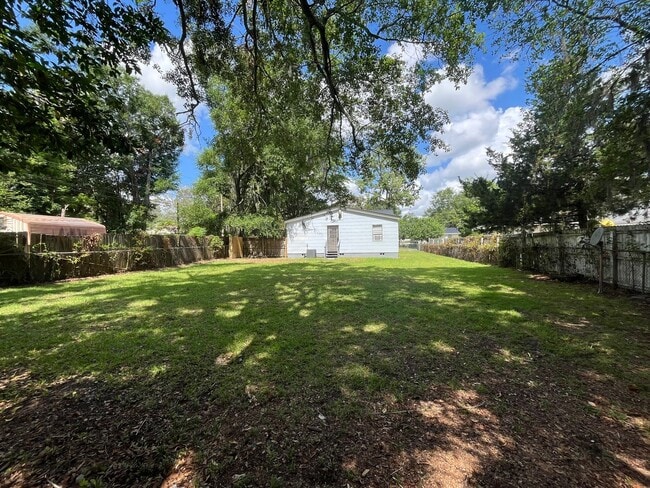 Building Photo - 3330 Iantha St