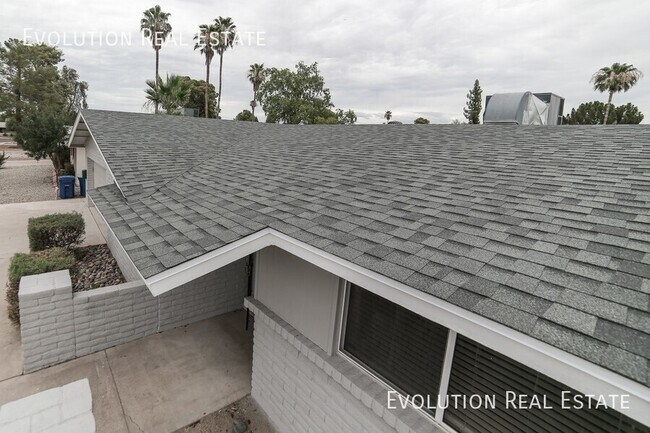Building Photo - 2521 S Kachina Cir