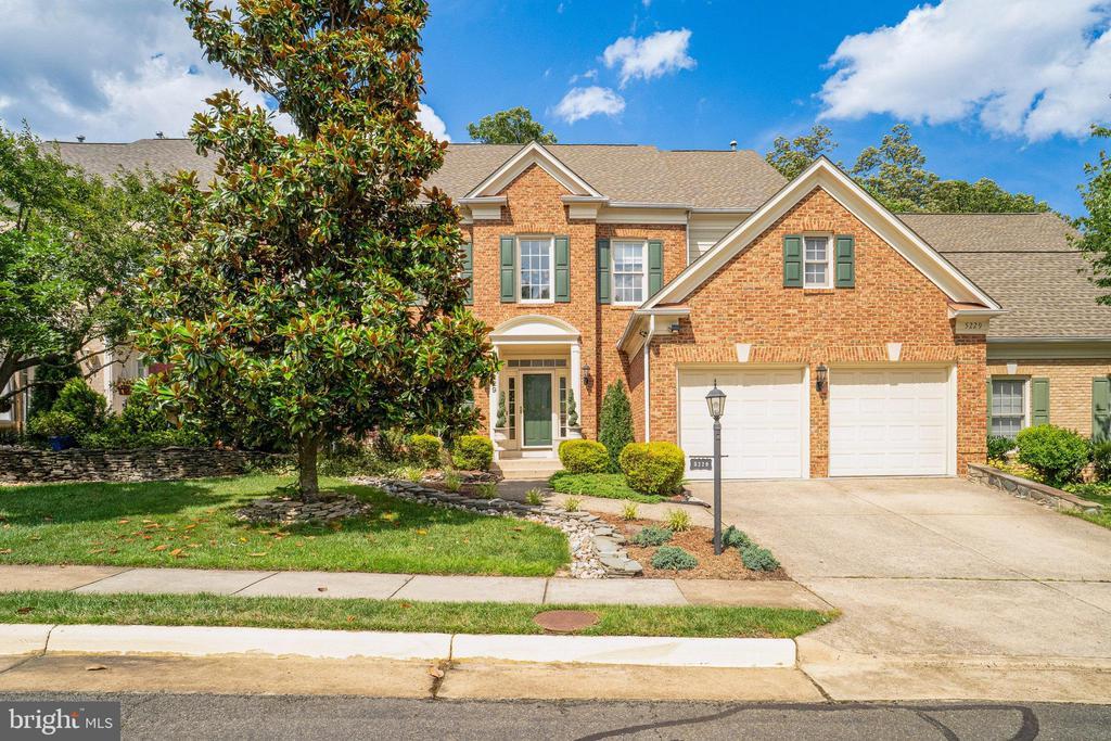 Foto principal - 5229 Winter View Dr