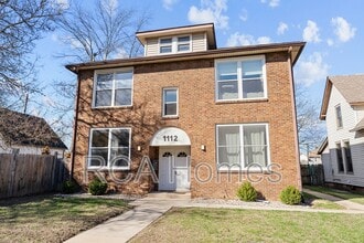 Building Photo - 1112 Pleasant St