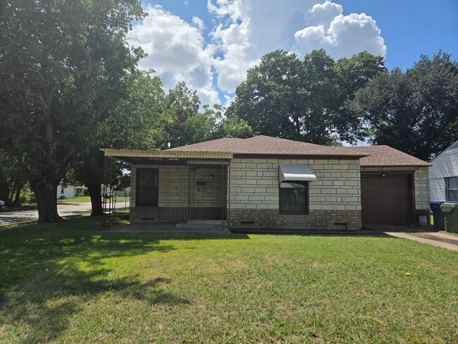 Building Photo - 1309 Shady Ln