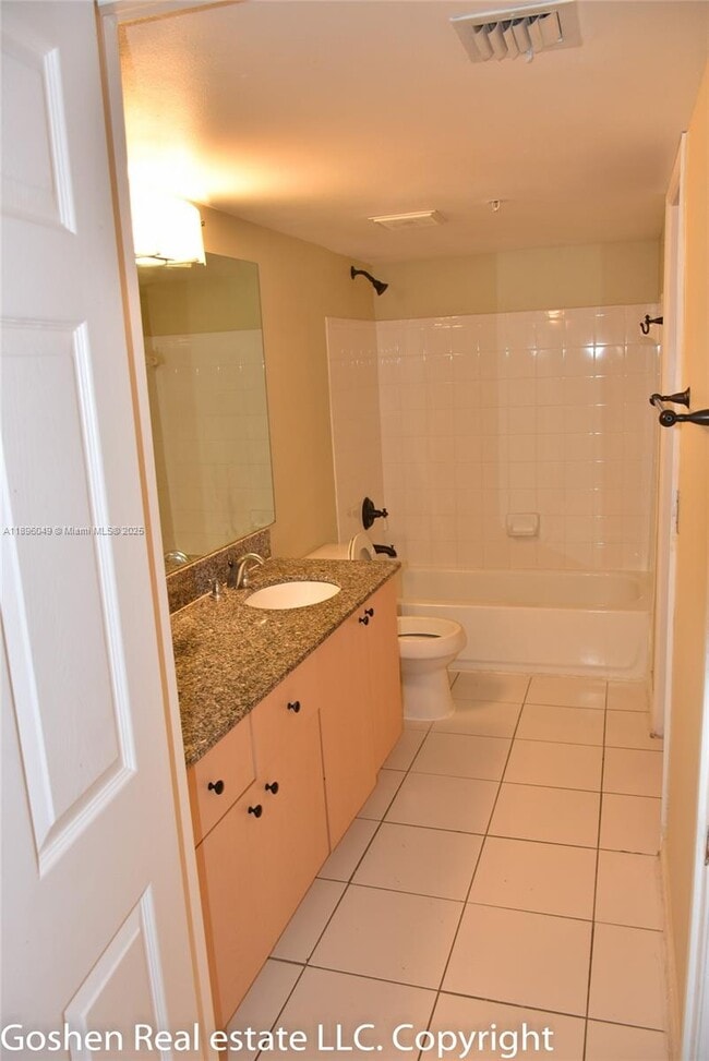 Foto del edificio - 2496 Centergate Dr