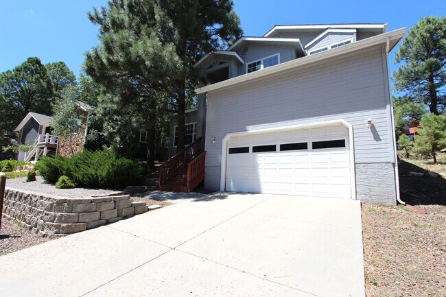 Foto del edificio - 4 Bed | 2.5 Bath Home Near Continental Cou...