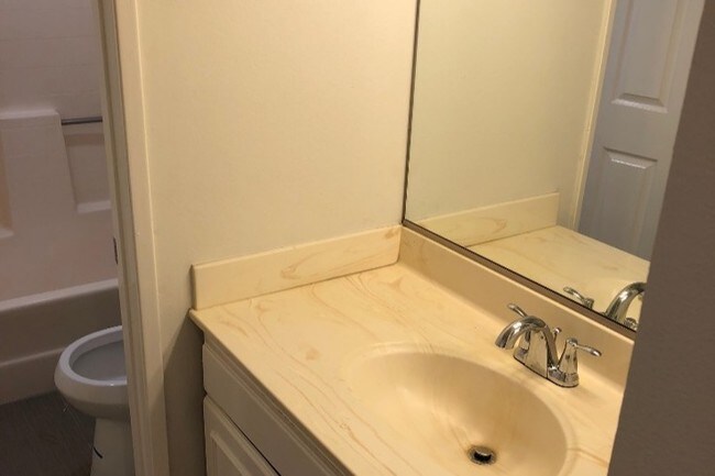 Sink - 709 S Kingsley Dr