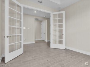 Building Photo - 374 Spg Hl Lk Lp