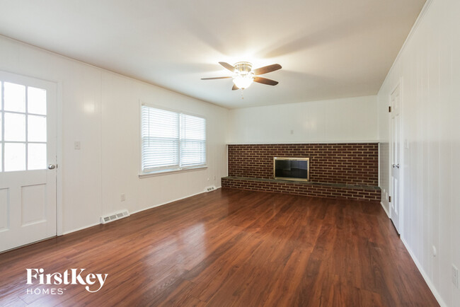 Building Photo - 640 Ashford Dr