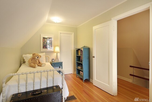 Foto del edificio - 739 N 165th St