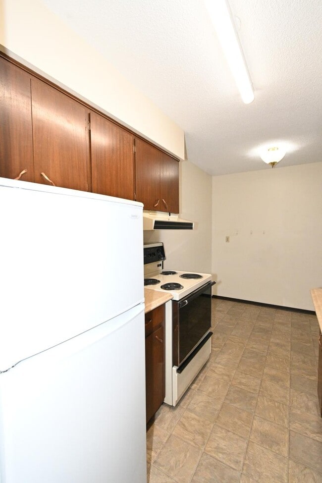 Building Photo - 1 bedroom in Prince George BC V2M 3A2