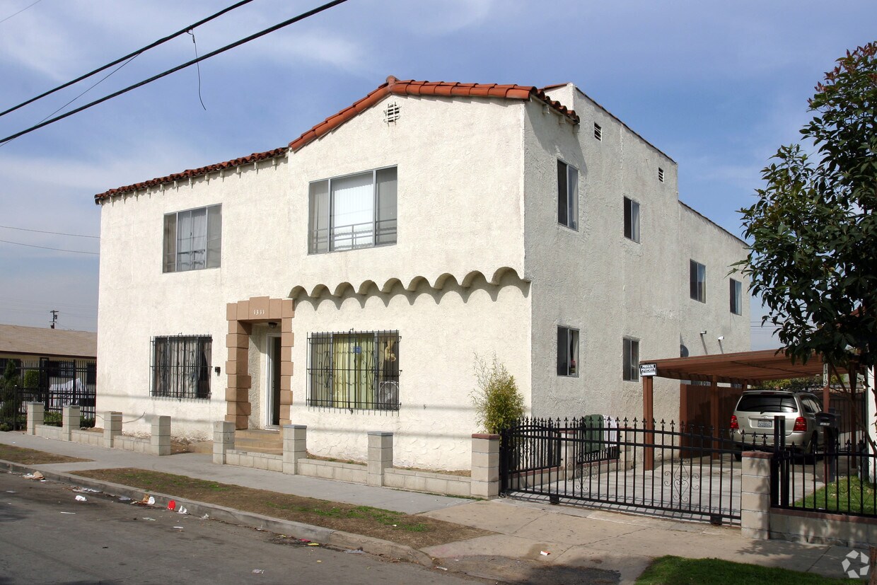 Foto del edificio - 1311 E 15th St