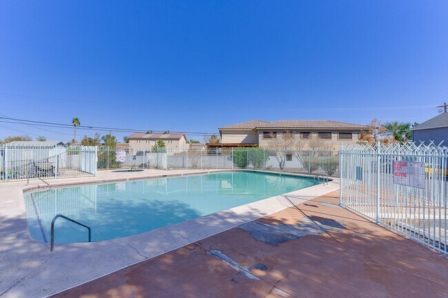 Foto del edificio - Beautifully Remodeled Upstairs Unit with Modern Upgrades!