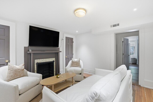 Foto del edificio - 705 Barnard St