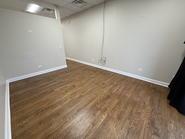 Building Photo - 2144 Clarence Ave