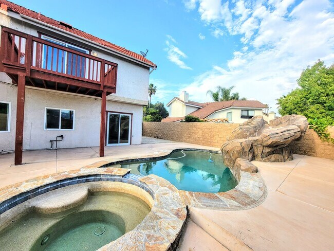 Foto del edificio - Pool House By Temecula Mall- Just Pure Ele...