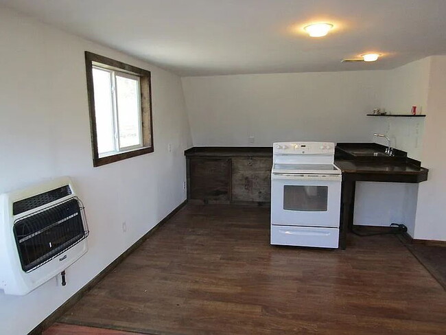 Building Photo - 195 Mountainview Dr