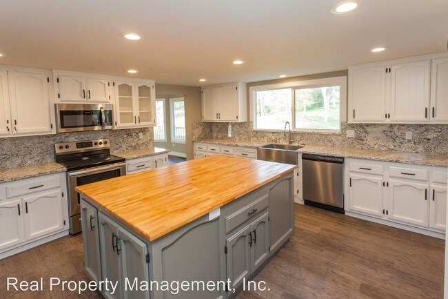 Building Photo - 19463 Rambling Oak Dr