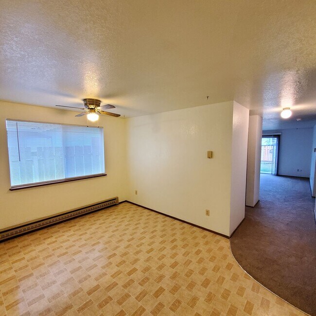 Foto del edificio - Madrona Way Duplex