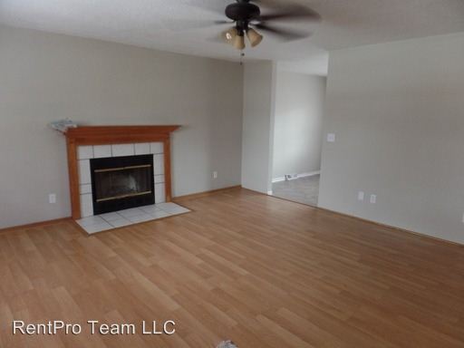 Building Photo - 2525 Crestview Dr