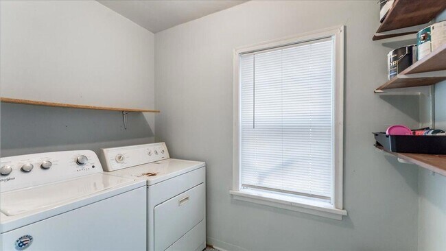 Foto del edificio - 828 15th St SW