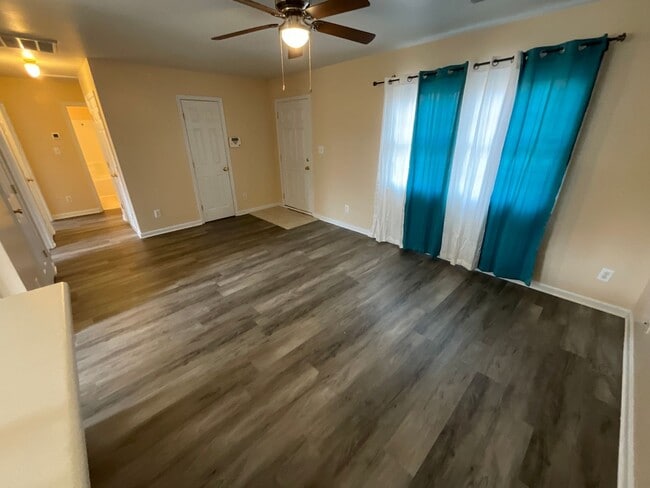 Foto del edificio - 3 Bedroom Home in Greensboro-Available Now...