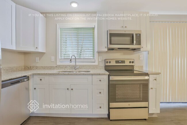 Building Photo - 3140 Columbia Woods Dr