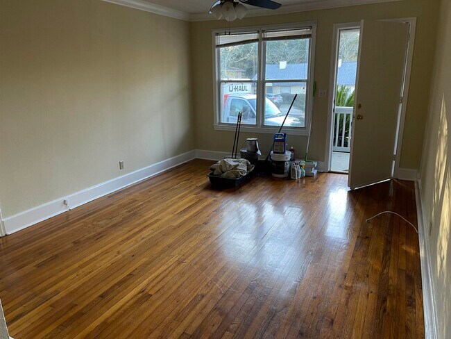 Building Photo - 1351 Colonial Dr