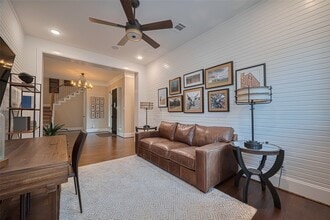 Building Photo - 2418 Sandhill Crest Ln