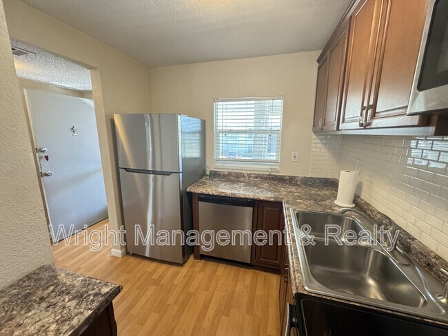 Foto del edificio - 2625 State Road 590