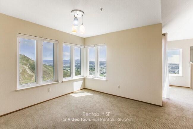 Building Photo - 671 Pointe Pacific