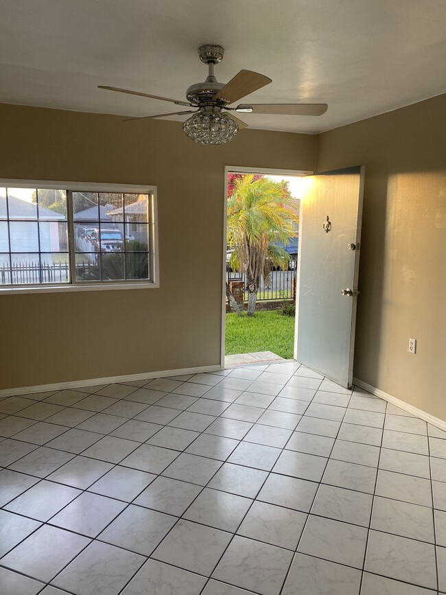 Building Photo - 656 Sandia Ave