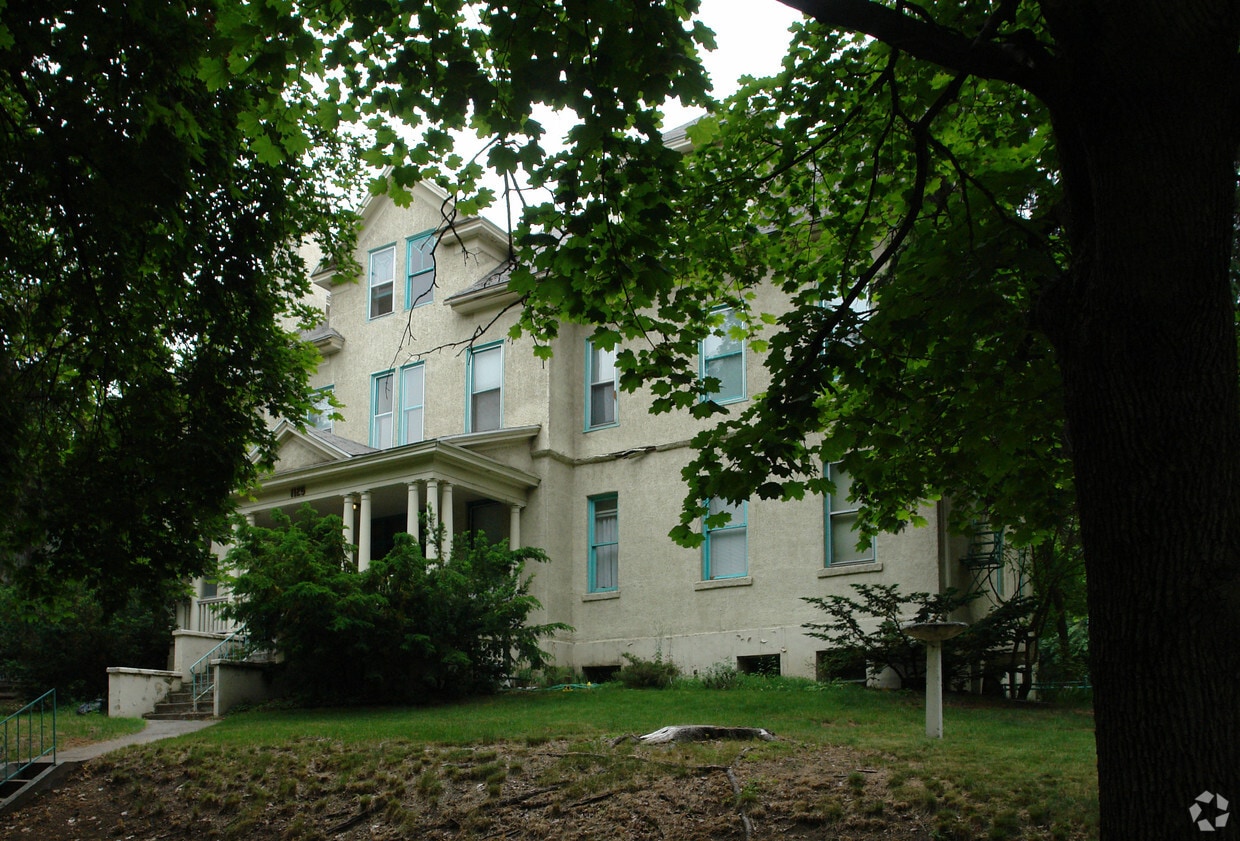 Building Photo - 1125 W 11th Ave