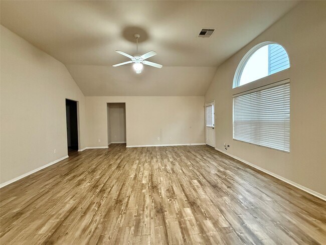 Foto del edificio - 14802 Fir Knoll Way