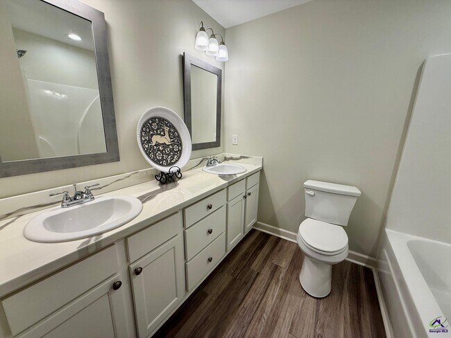 Building Photo - 116 Webster Wy