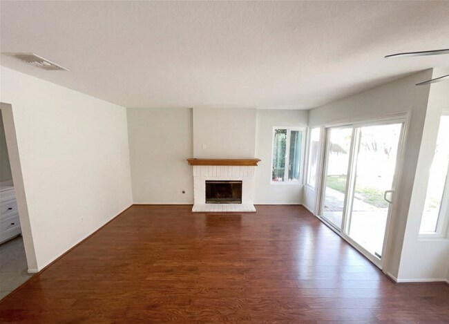 Building Photo - 9036 Limecrest Dr