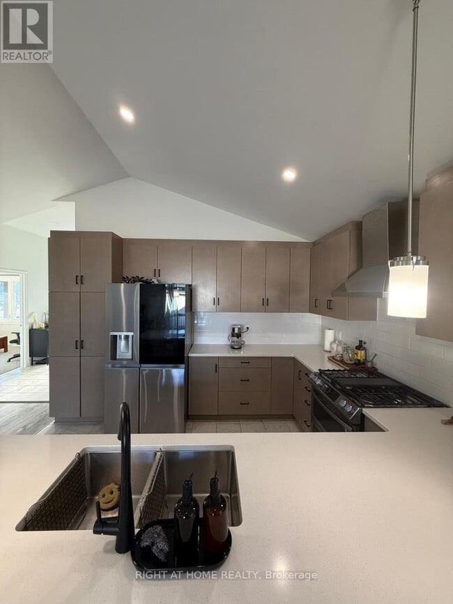 Building Photo - 45 Yade Rd