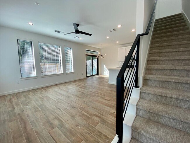 Building Photo - 6409 Berkman Dr