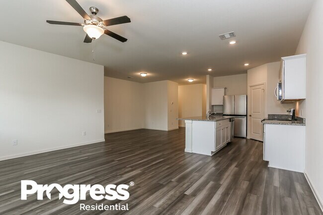 Foto del edificio - 7510 Evitale Way