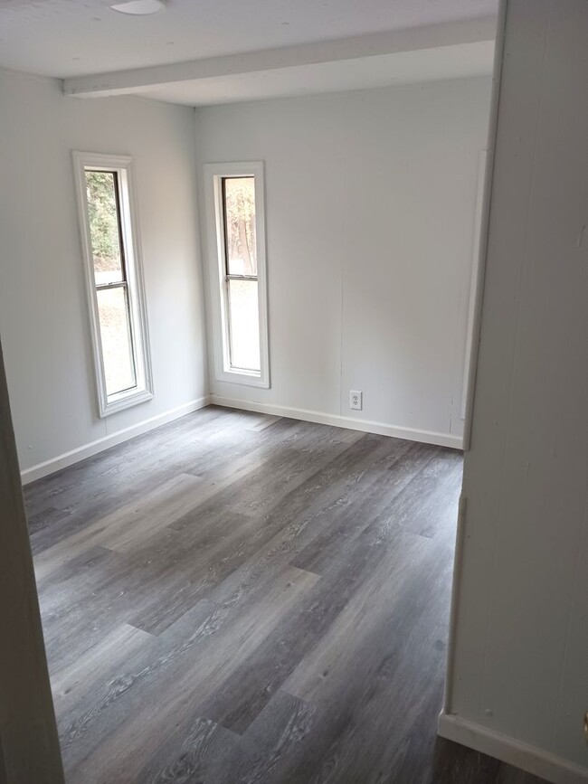 Foto del edificio - Two Bedroom Mobile home on Large Lot!