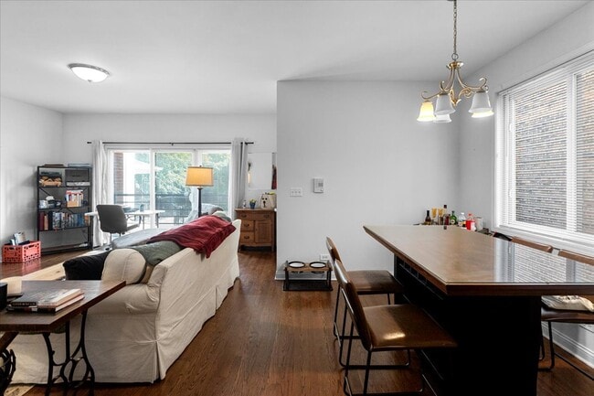 Foto del edificio - 3528 W Shakespeare Ave