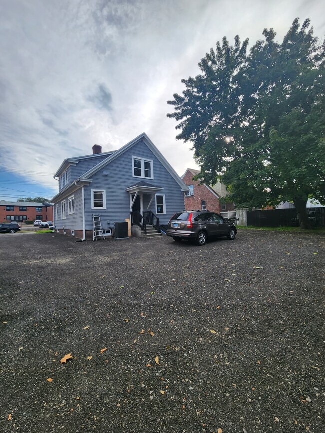 Building Photo - 322 Blake St