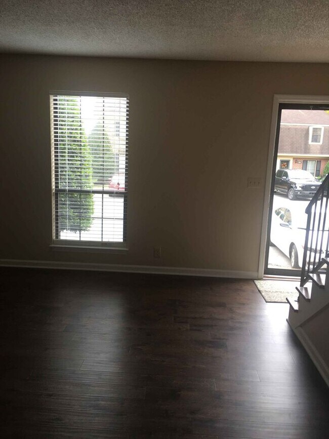 Building Photo - 5768 Stone Brook Dr