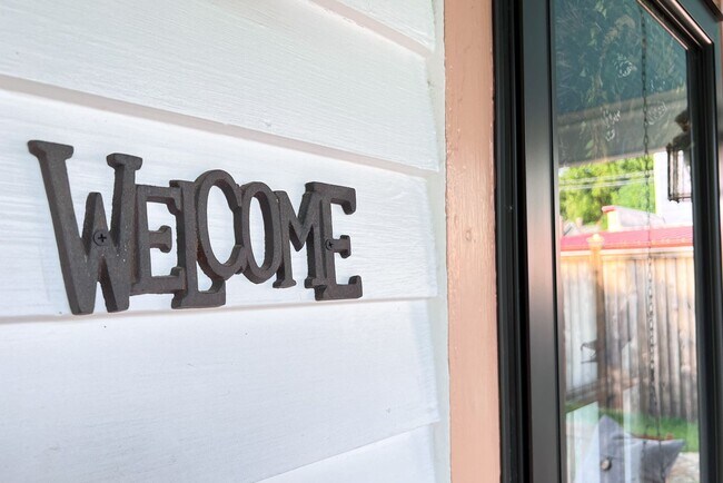 Photo - Furnished 3 Bedroom Walkable East Nashvill... House