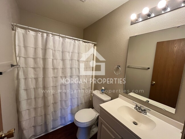 Building Photo - 1216 Wolf Run Ct