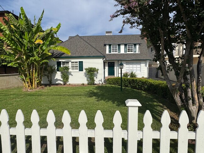 Foto del edificio - 4918 Haskell Ave