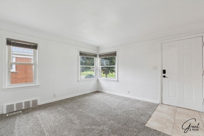 Building Photo - $1250 4 bedroom