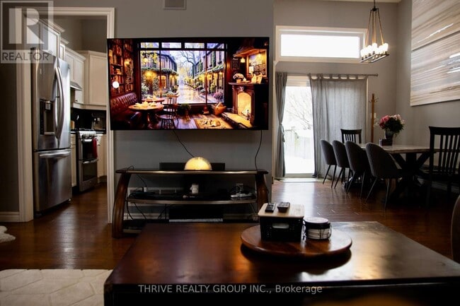 Photo du bâtiment - 803 Wild Rose Ln