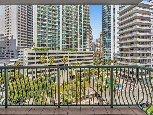 Building Photo - 1408 Brickell Bay Dr